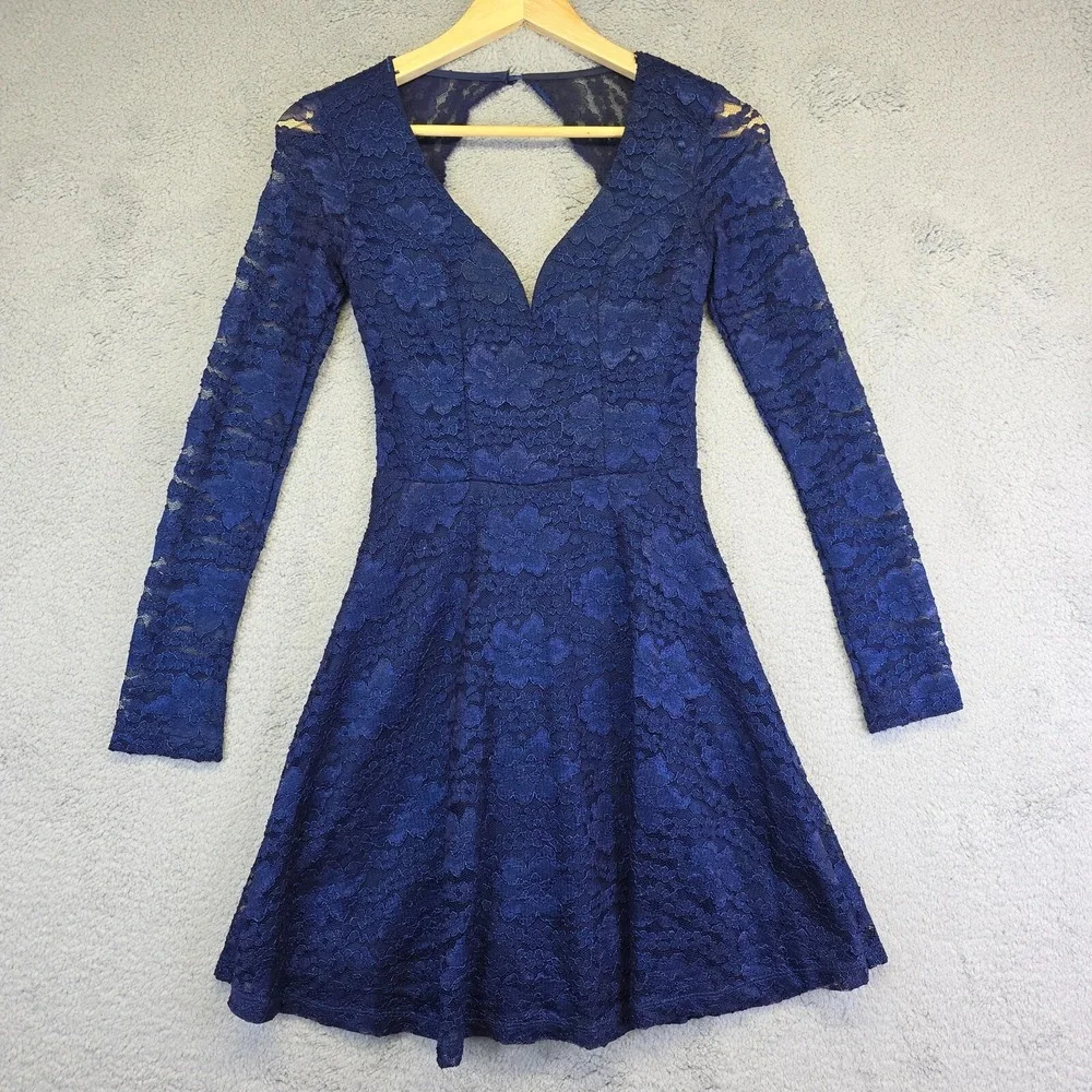 Trixxi Dress Womens XS‎ Blue V Neck Lace Overlay Keyhole Back Cocktail Night Out